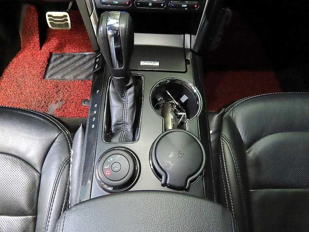Ford Explorer - Vista 12