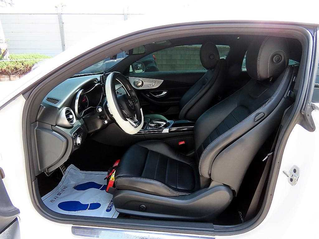 Mercedes Benz C Class - Vista 5