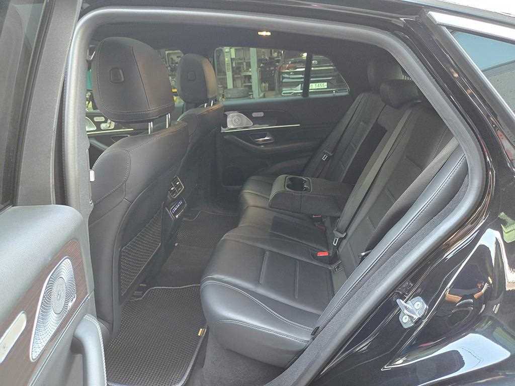 Mercedes Benz GLE Class - Vista 6