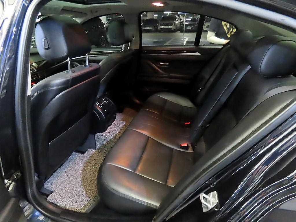 BMW 5 Series - Vista 7
