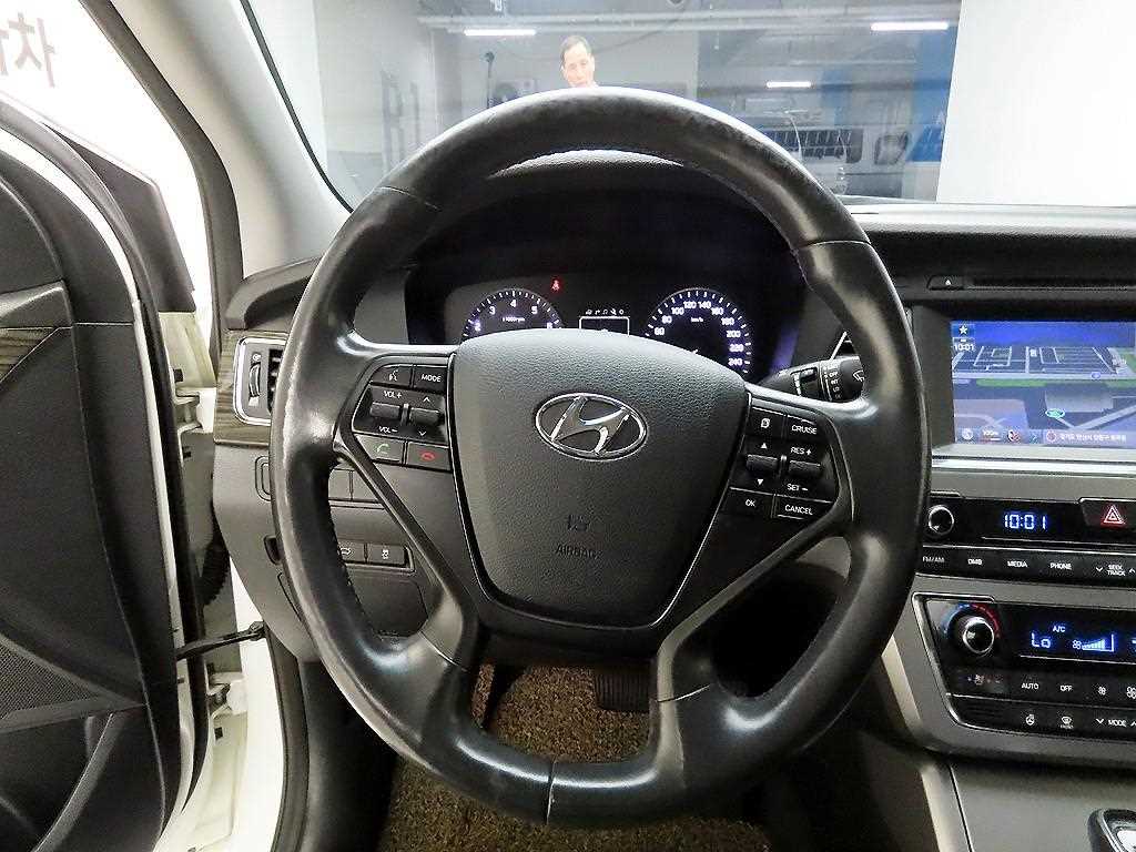 HYUNDAI Sonata - Vista 7