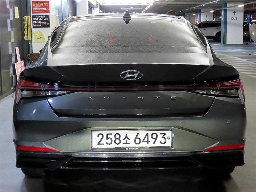 HYUNDAI Avante - Vista 5