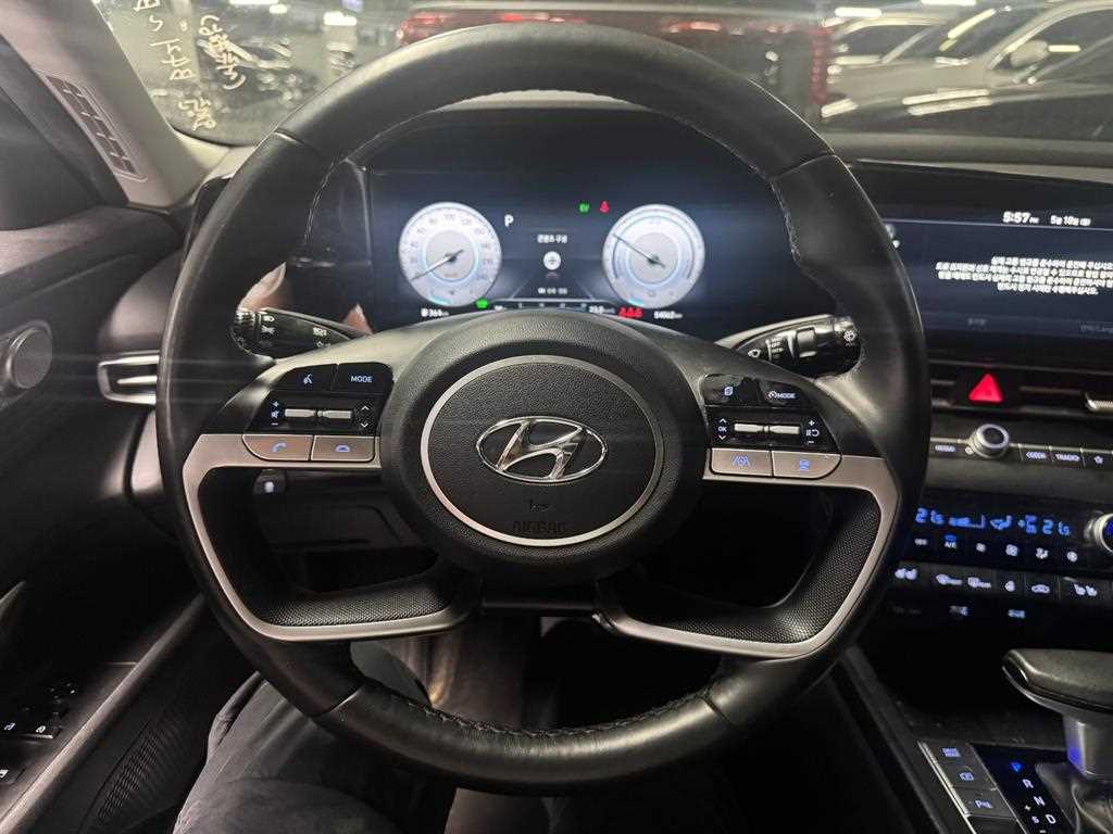 HYUNDAI Avante - Vista 7