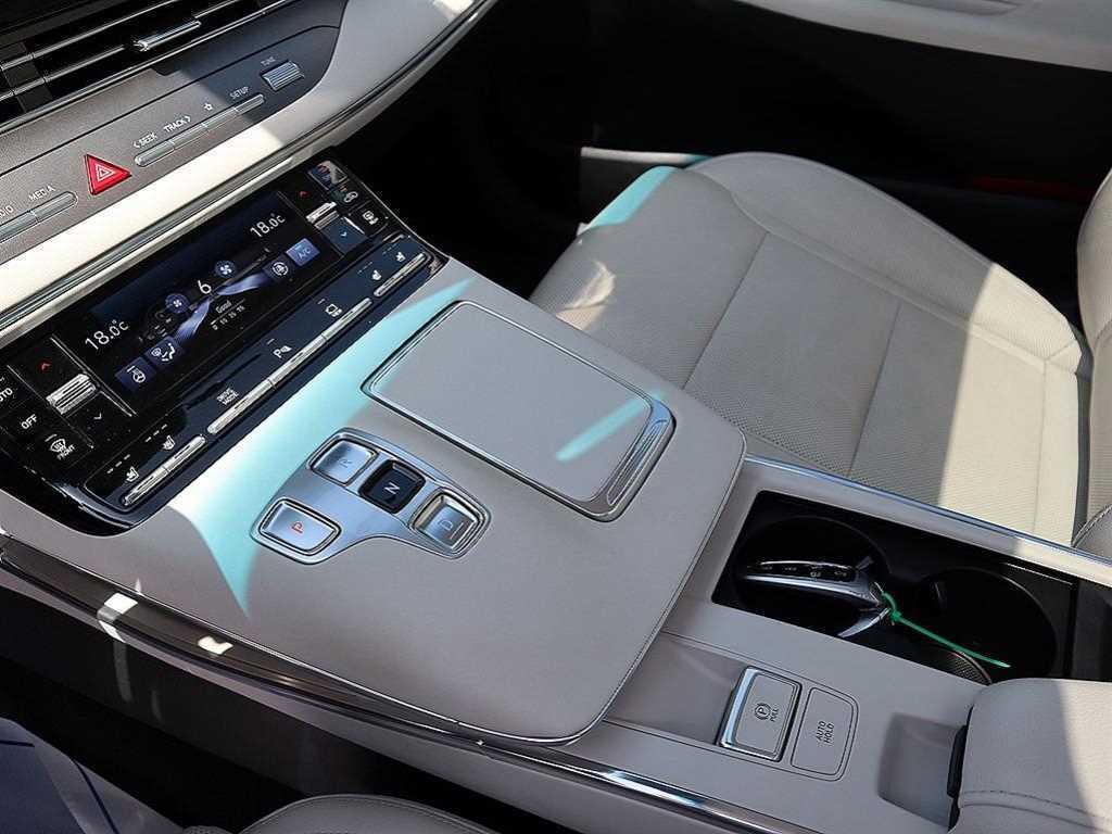 HYUNDAI Grandeur - Vista 12