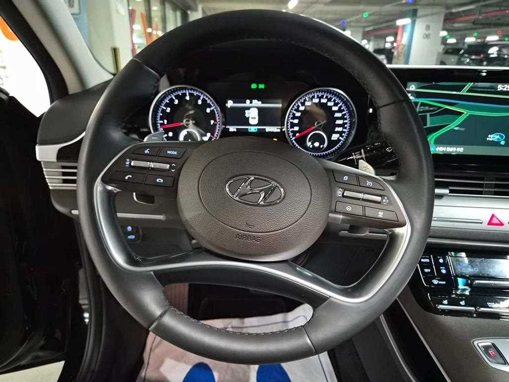 HYUNDAI Grandeur - Vista 8
