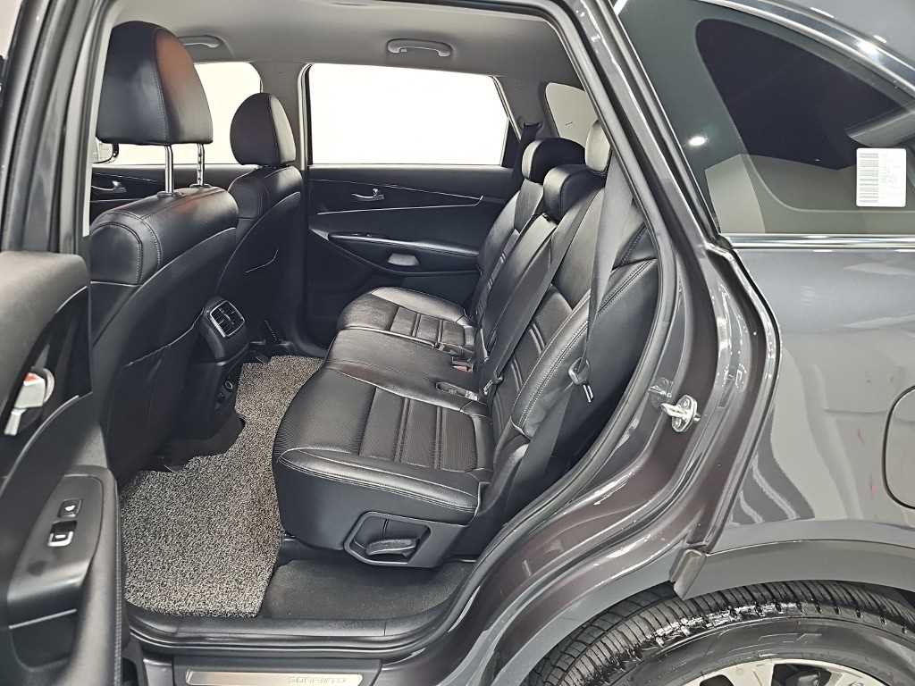 KIA Sorento - Vista 12