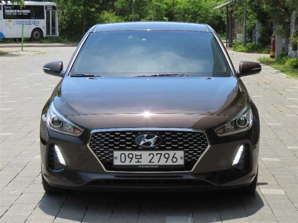 HYUNDAI i30 2018 Café - Importación desde Corea - HF Imports Iquique - Foto 1