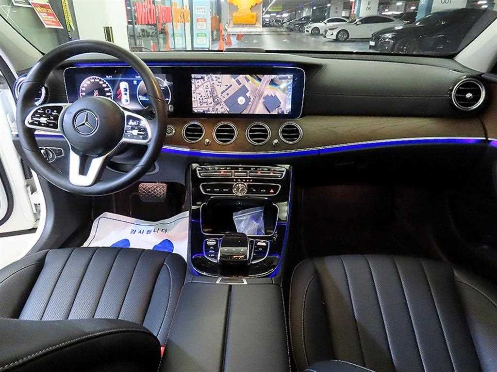 Mercedes Benz E class - Vista 10