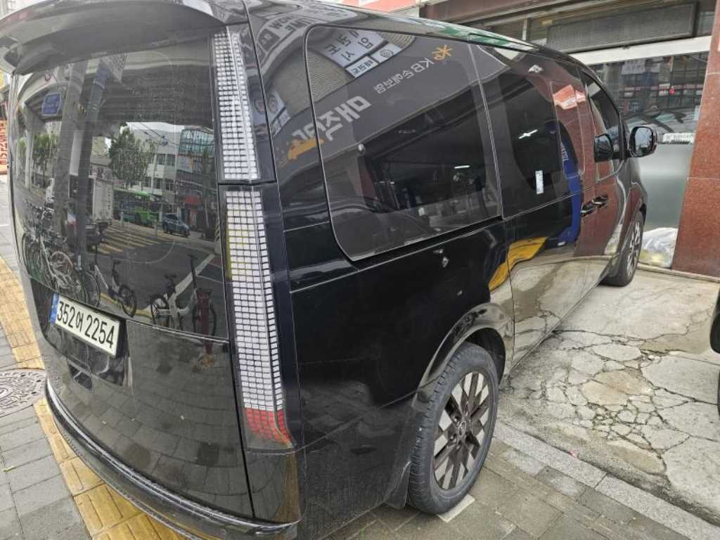 HYUNDAI Staria - Vista 4