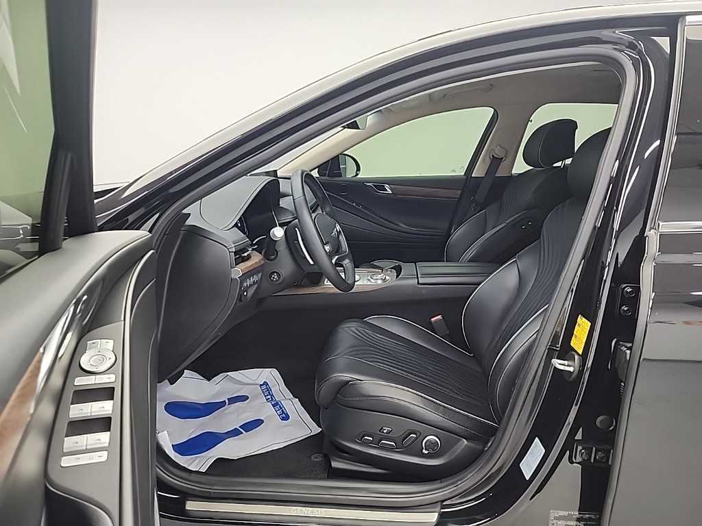 Genesis G80 - Vista 12