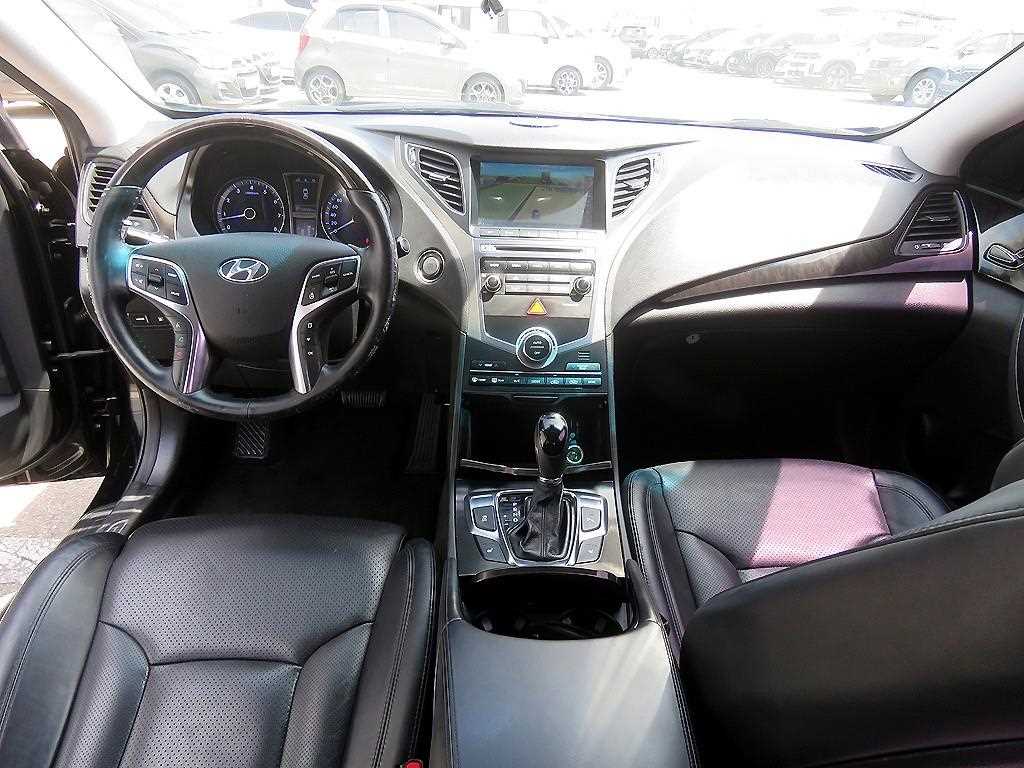 HYUNDAI Grandeur - Vista 7