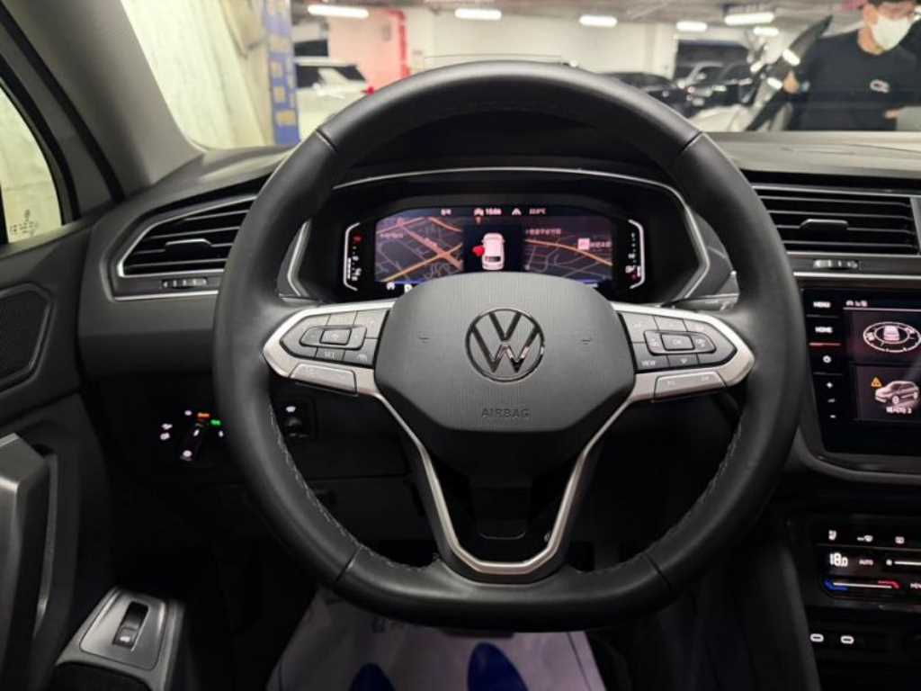 Volkswagen Tiguan - Vista 8