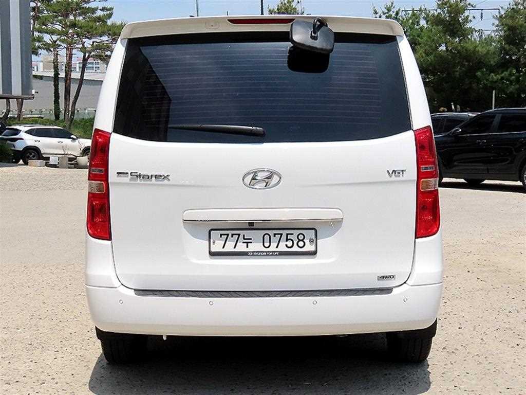 HYUNDAI Starex - Vista 4