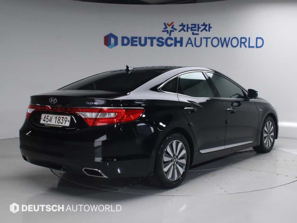 HYUNDAI Grandeur - Vista 2