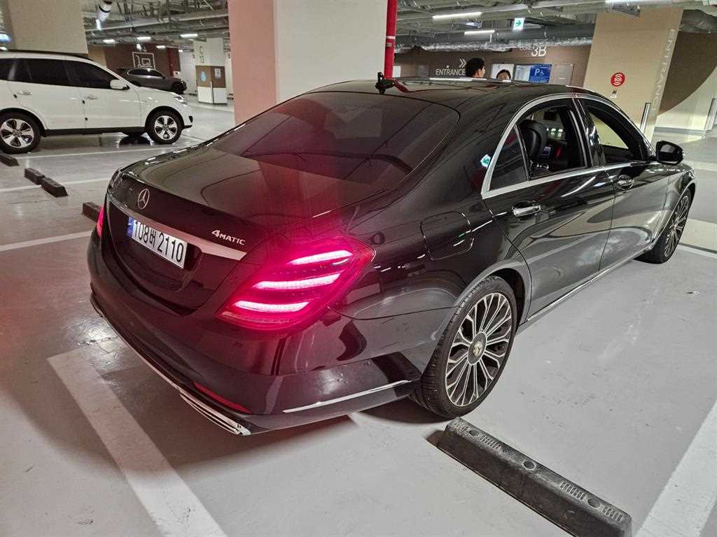 Mercedes Benz S Class - Vista 5