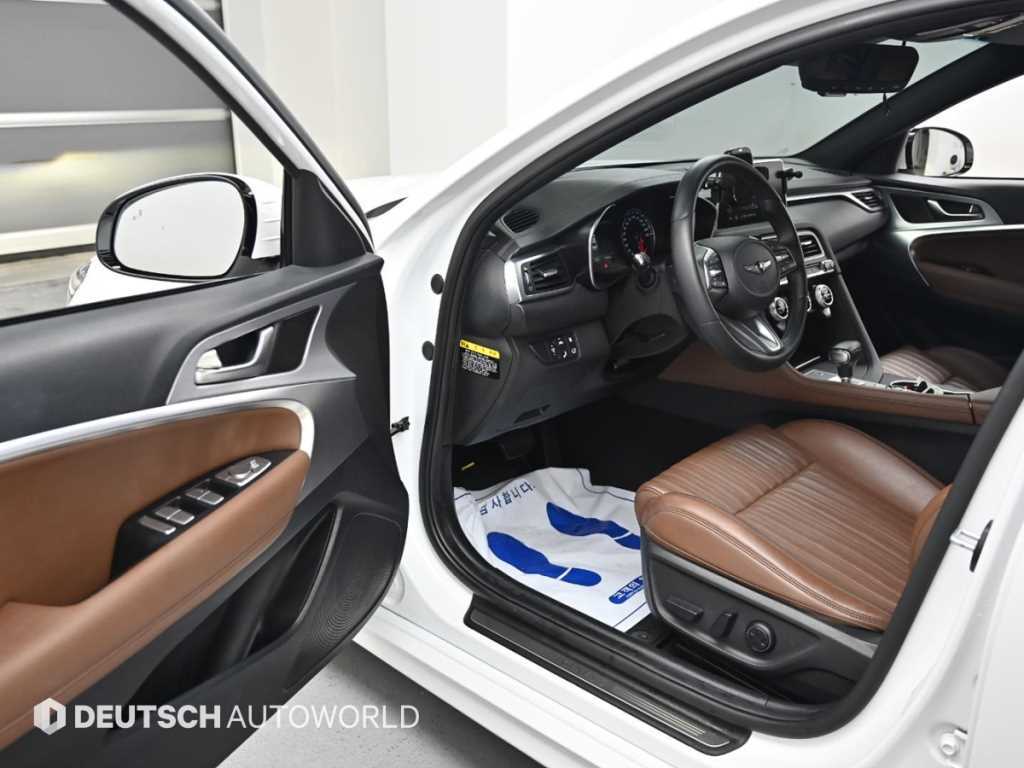 Genesis G70 - Vista 11