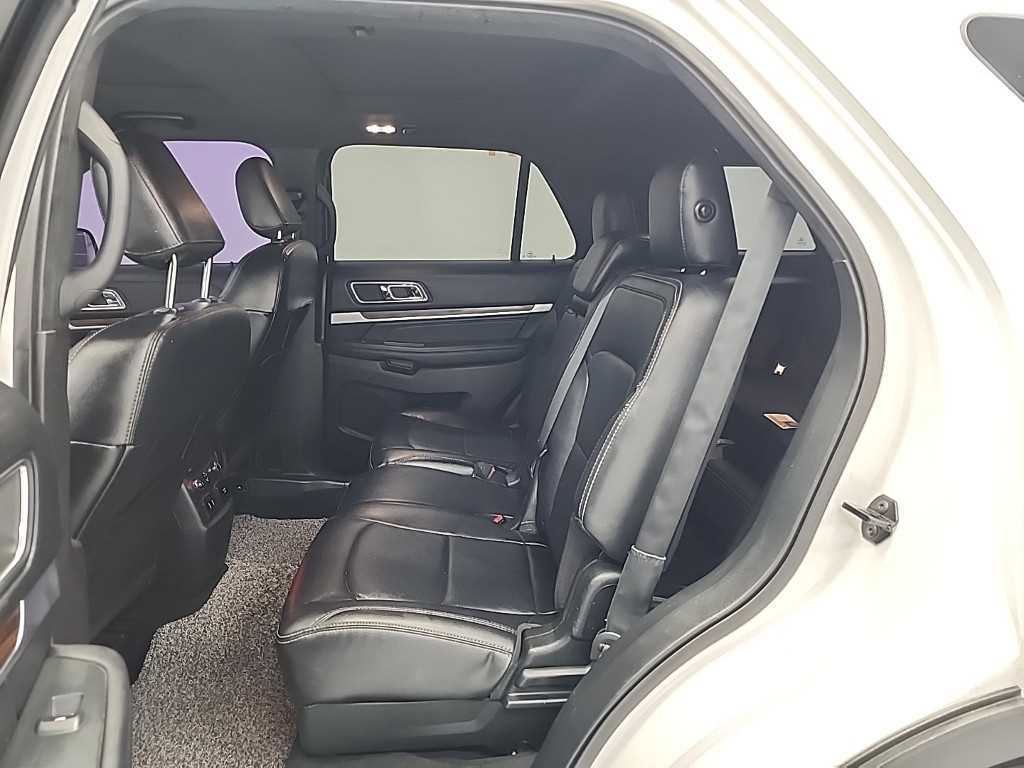 Ford Explorer - Vista 12