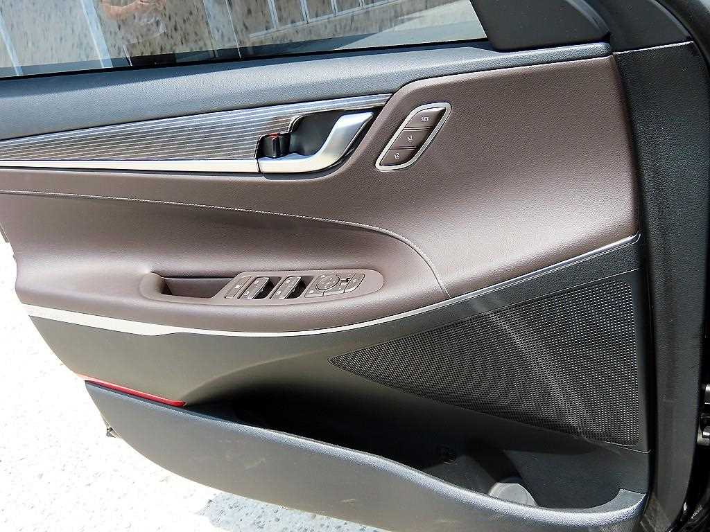HYUNDAI Grandeur - Vista 12