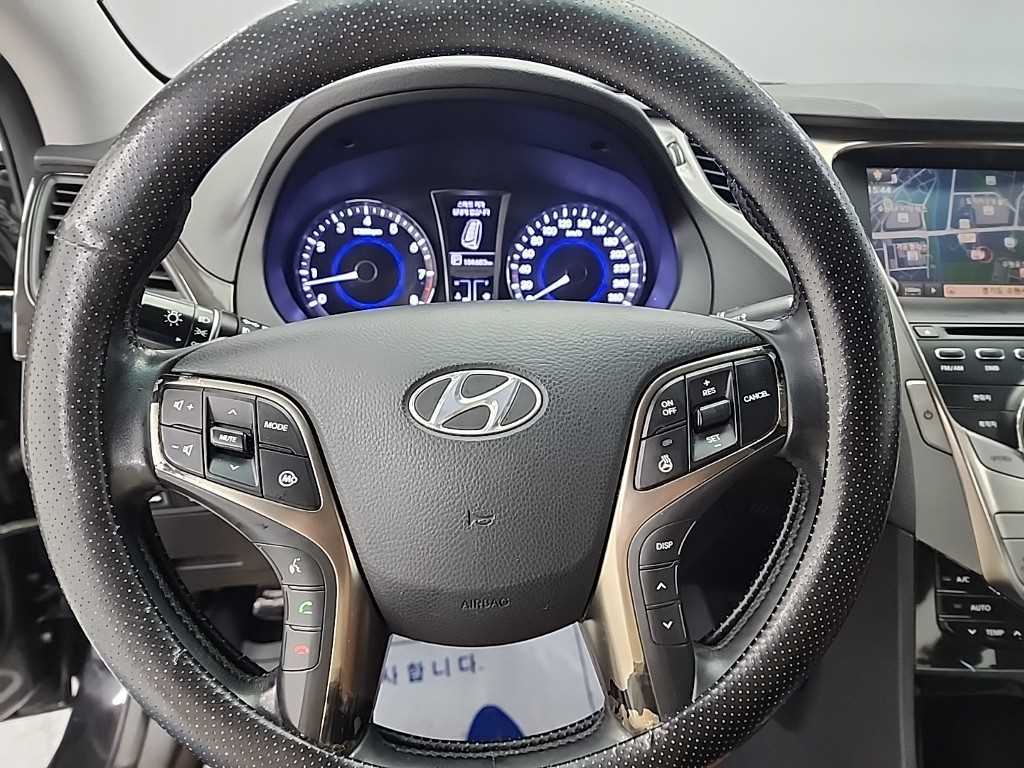 HYUNDAI Grandeur - Vista 9
