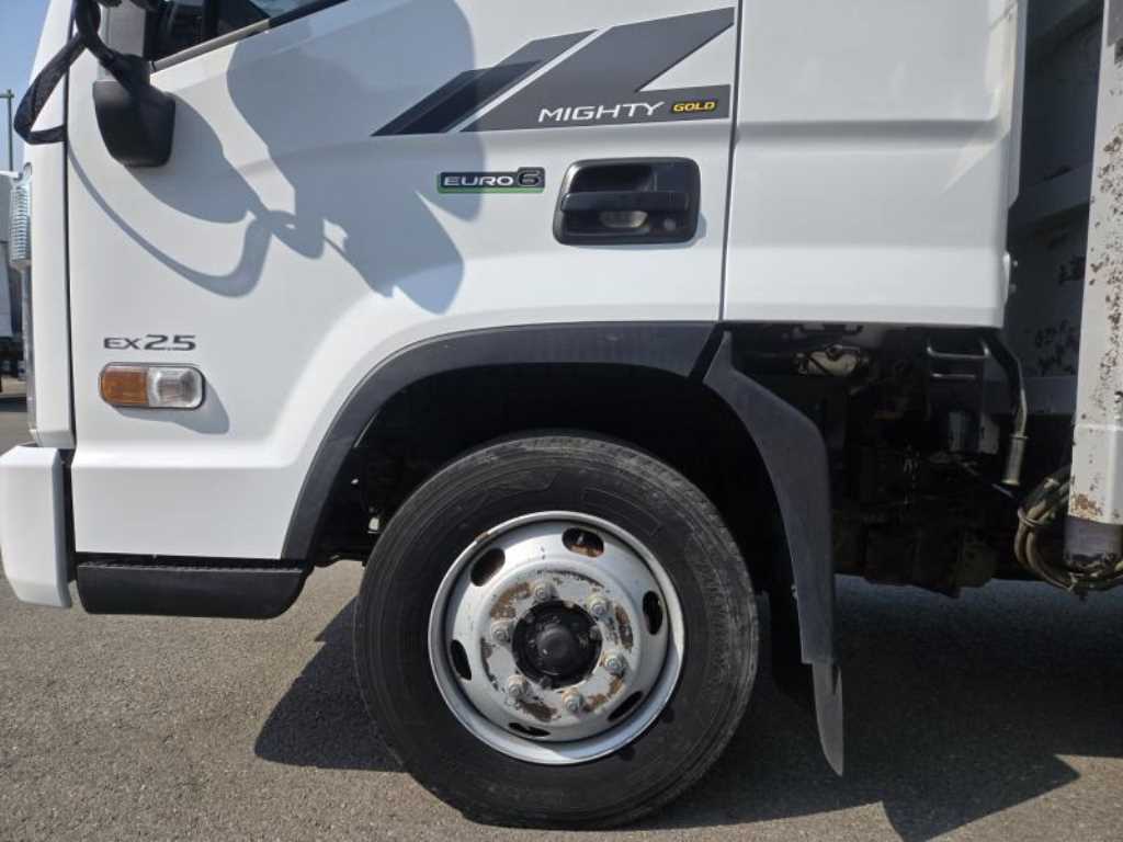 medium and large cargo truck - Vista 8