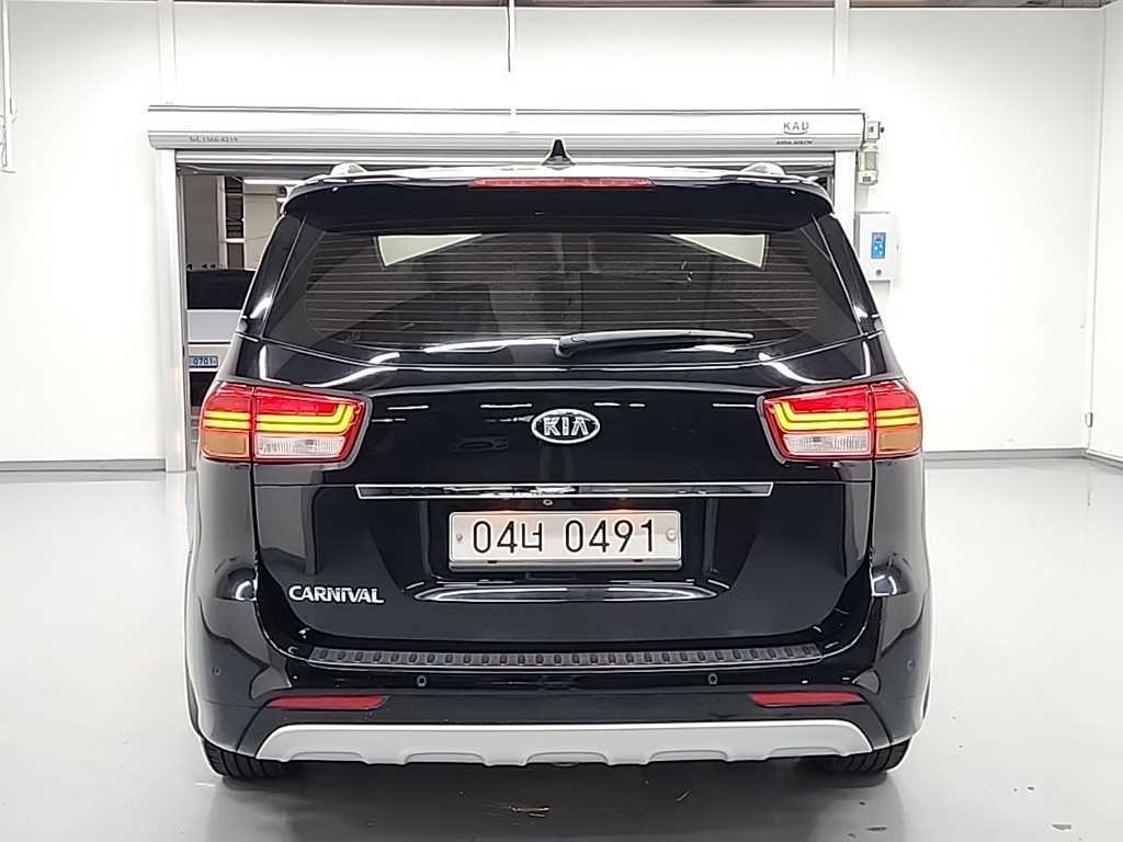 KIA Carnival - Vista 3