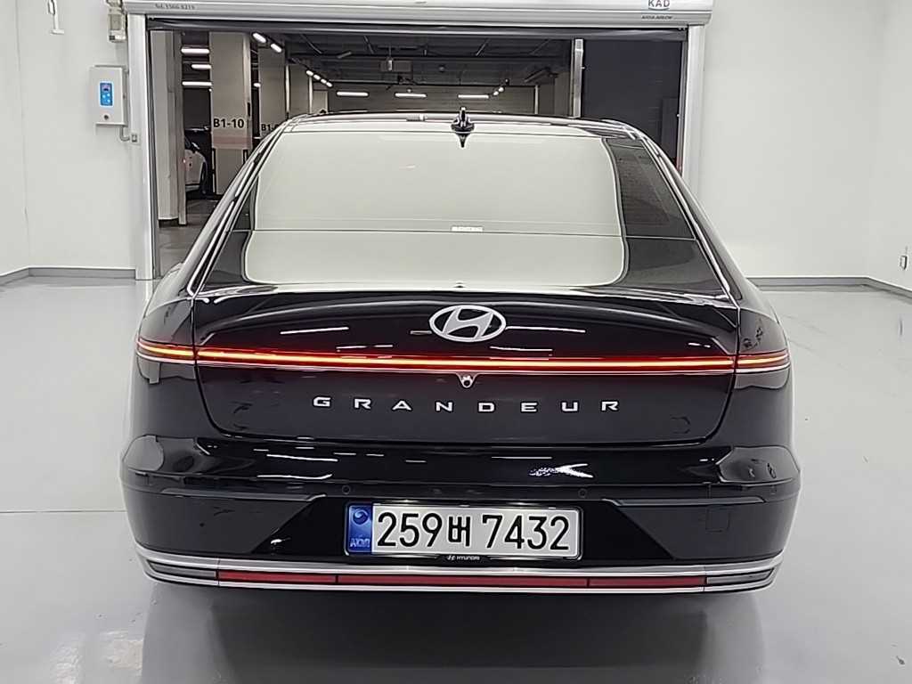 HYUNDAI Grandeur - Vista 3