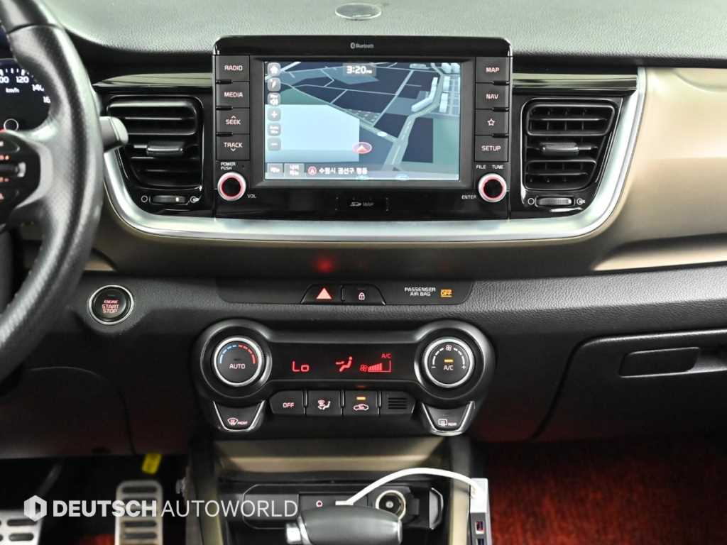 KIA Stonic 2018 Blanco - Importación desde Corea - HF Imports Iquique - Foto 14