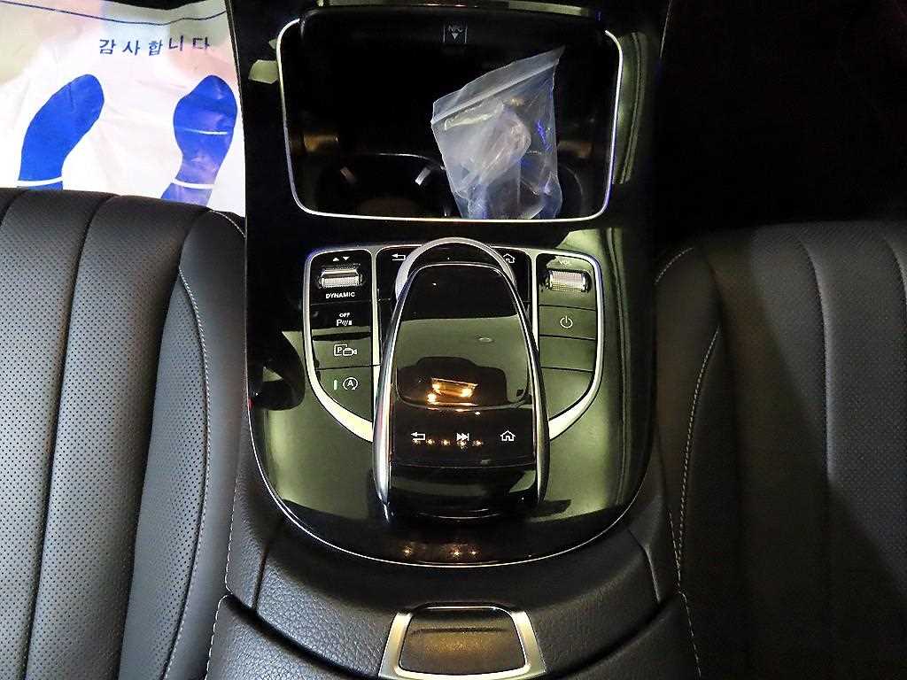 Mercedes Benz E class - Vista 12
