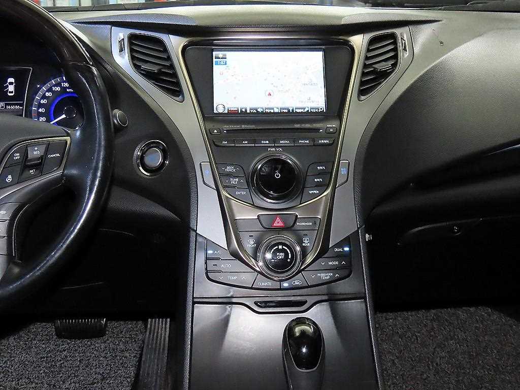 HYUNDAI Grandeur - Vista 11