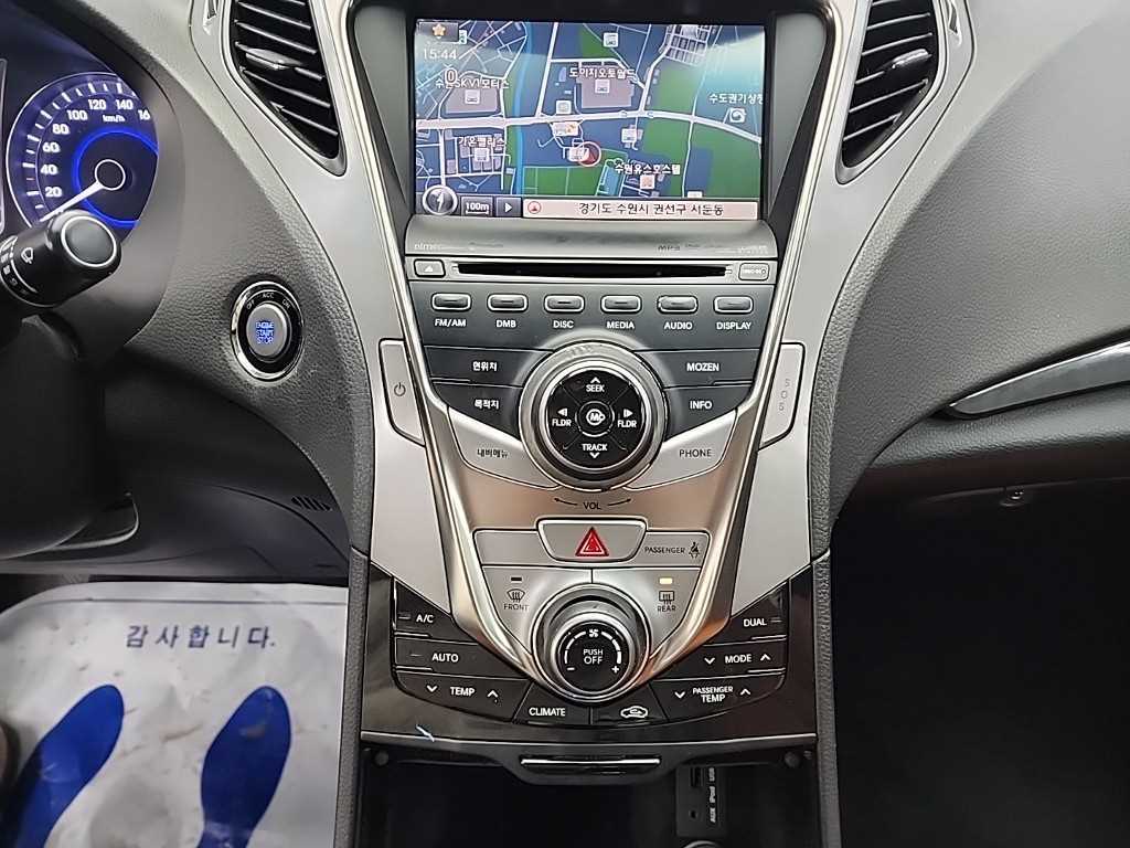 HYUNDAI Grandeur - Vista 10