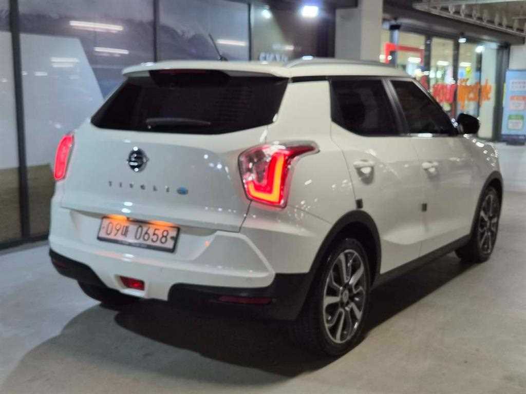 Ssangyong Tivoli - Vista 4