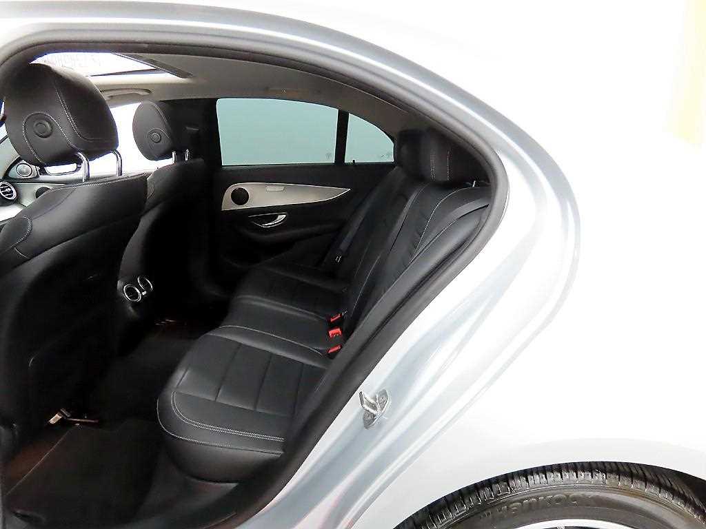 Mercedes Benz E class - Vista 6