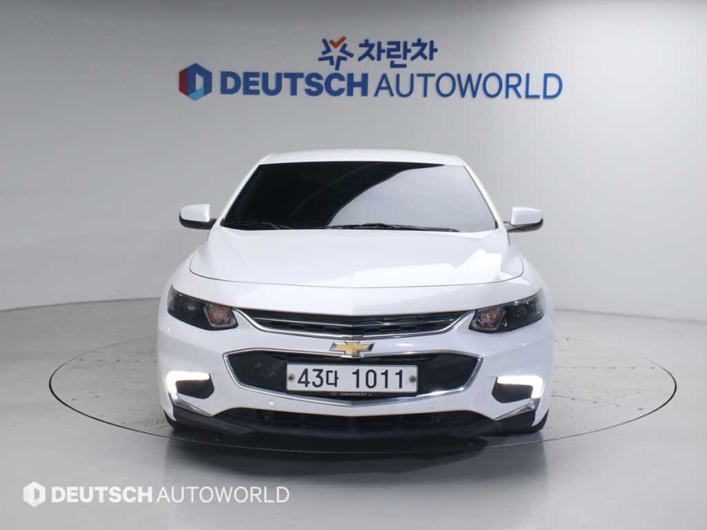 Chevrolet Malibu - Vista 3