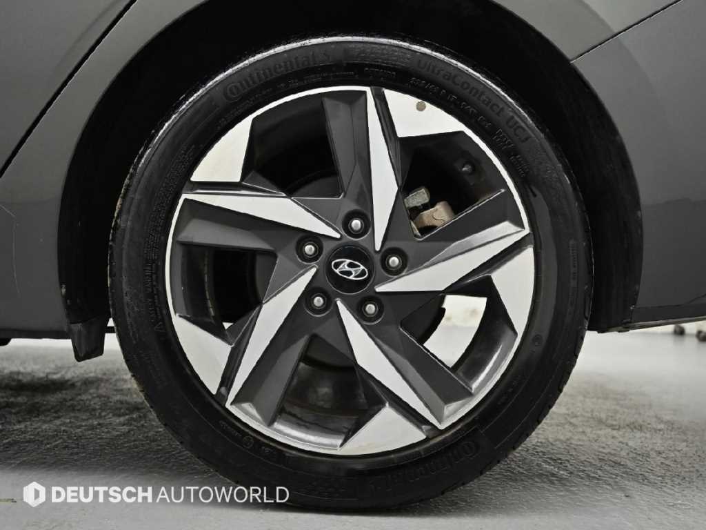 HYUNDAI Avante - Vista 5