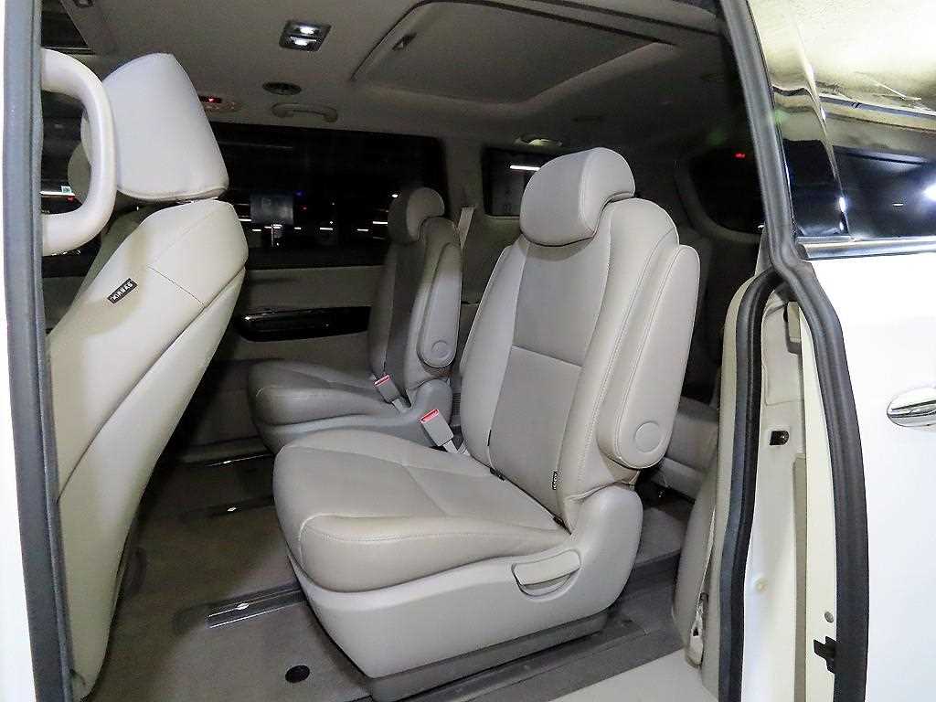 KIA Carnival - Vista 7