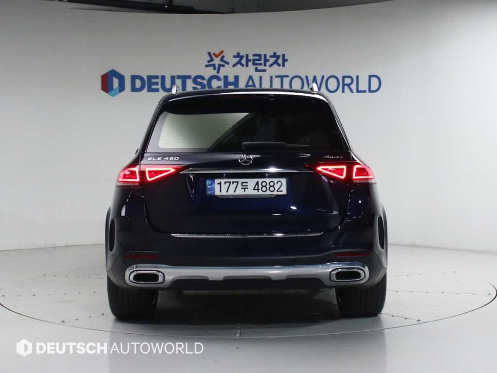 Mercedes Benz GLE Class - Vista 4