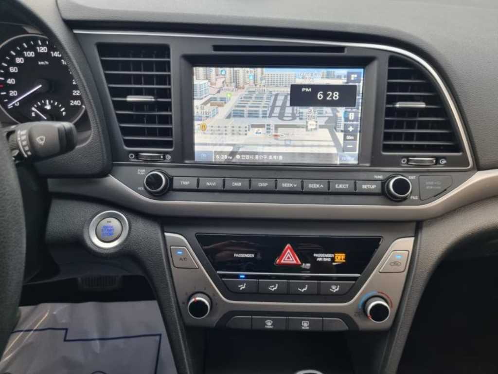HYUNDAI Avante 2017 Blanco - Importación desde Corea - HF Imports Iquique - Foto 13
