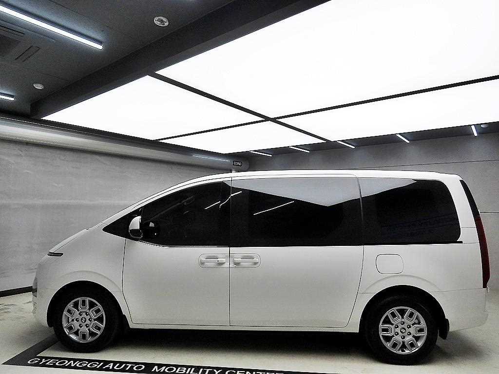 HYUNDAI Staria - Vista 4