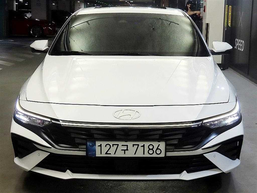 HYUNDAI Avante - Vista 2