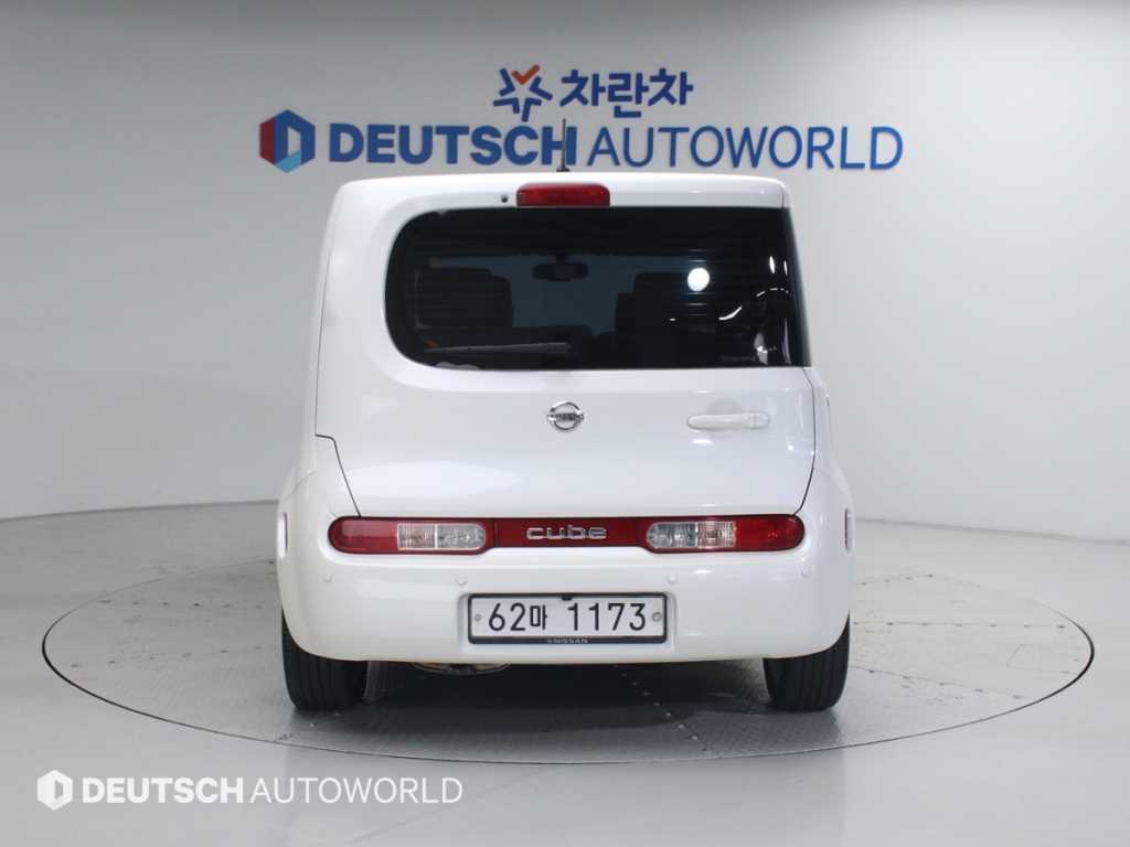 Nissan Cube - Vista 4