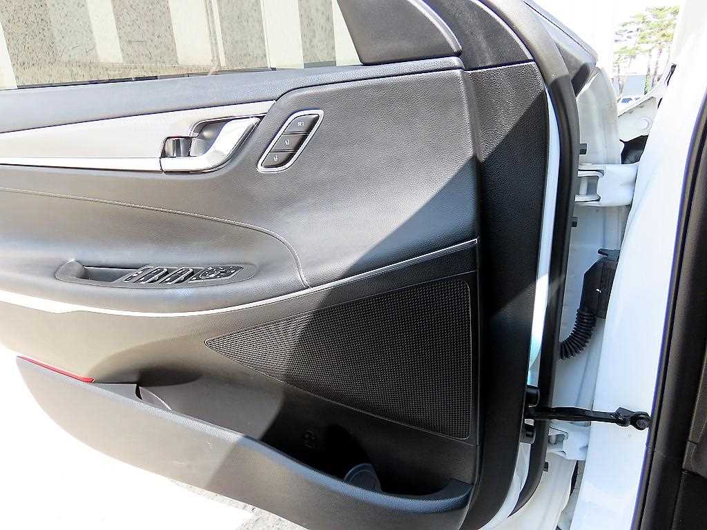 HYUNDAI Grandeur - Vista 11