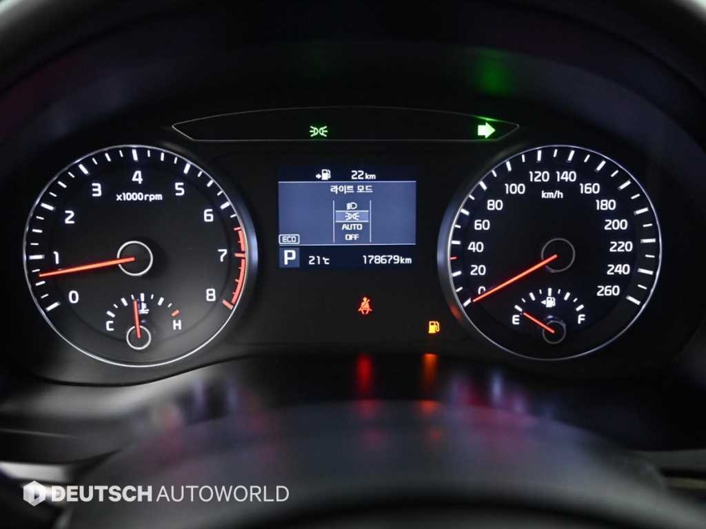 KIA K7 - Vista 8