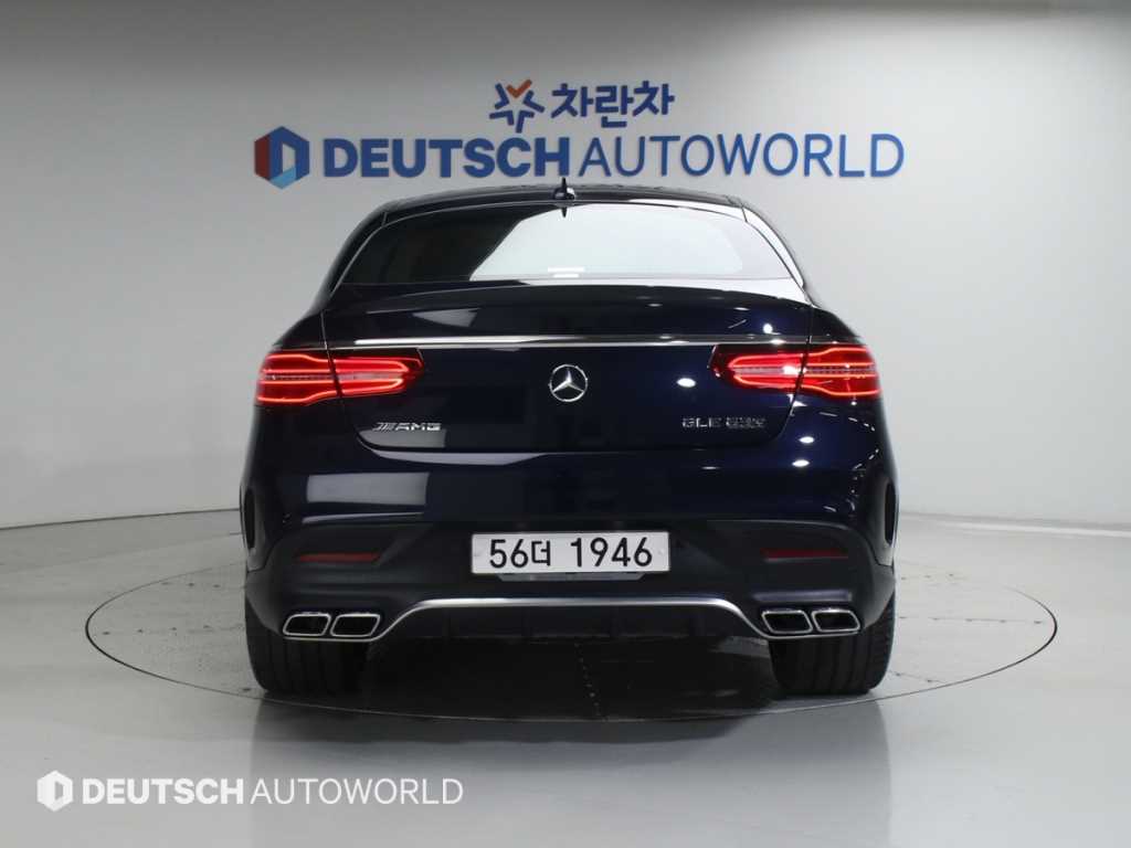Mercedes Benz GLE Class - Vista 4