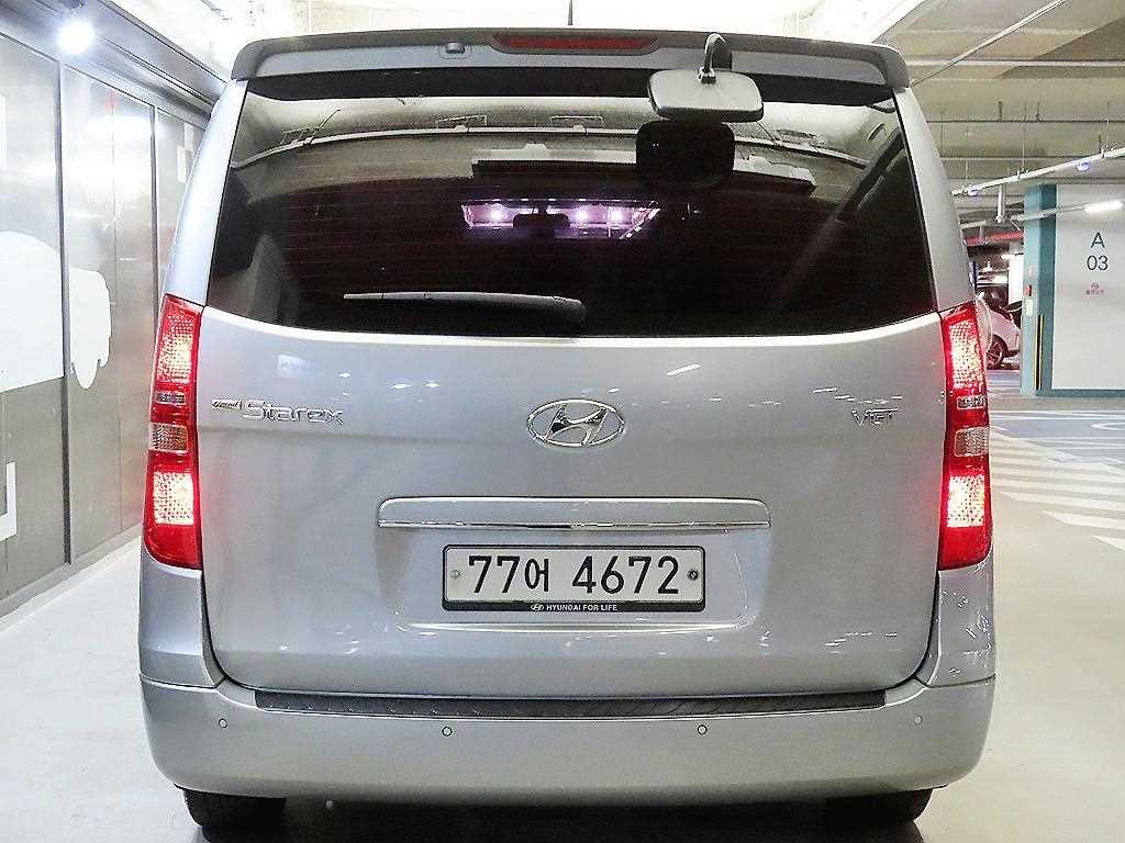 HYUNDAI Starex - Vista 5