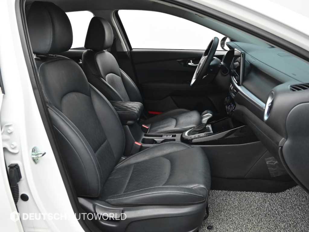 KIA K3 - Vista 10
