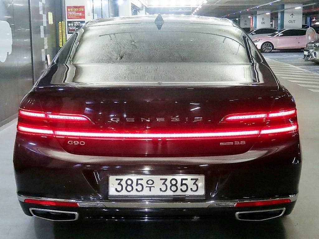 Genesis G90 - Vista 5