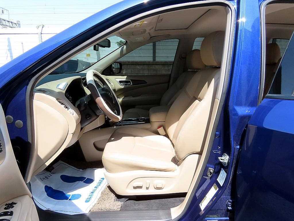 Nissan Pathfinder - Vista 5