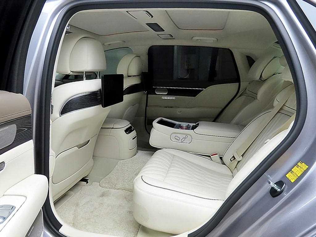Genesis G90 - Vista 6