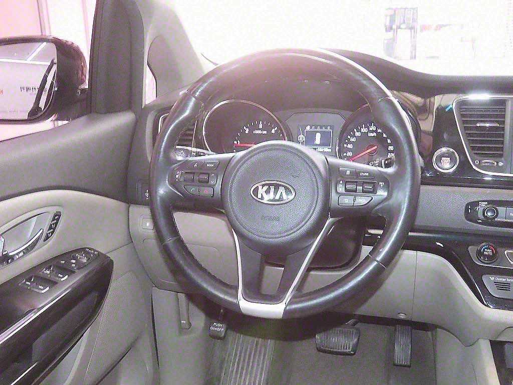 KIA Carnival 2018 Negro - Importación desde Corea - HF Imports Iquique - Foto 18