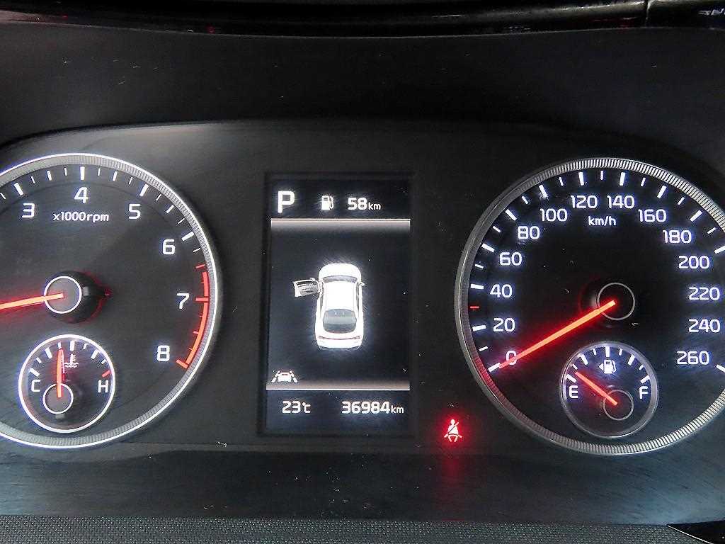 KIA K5 - Vista 9